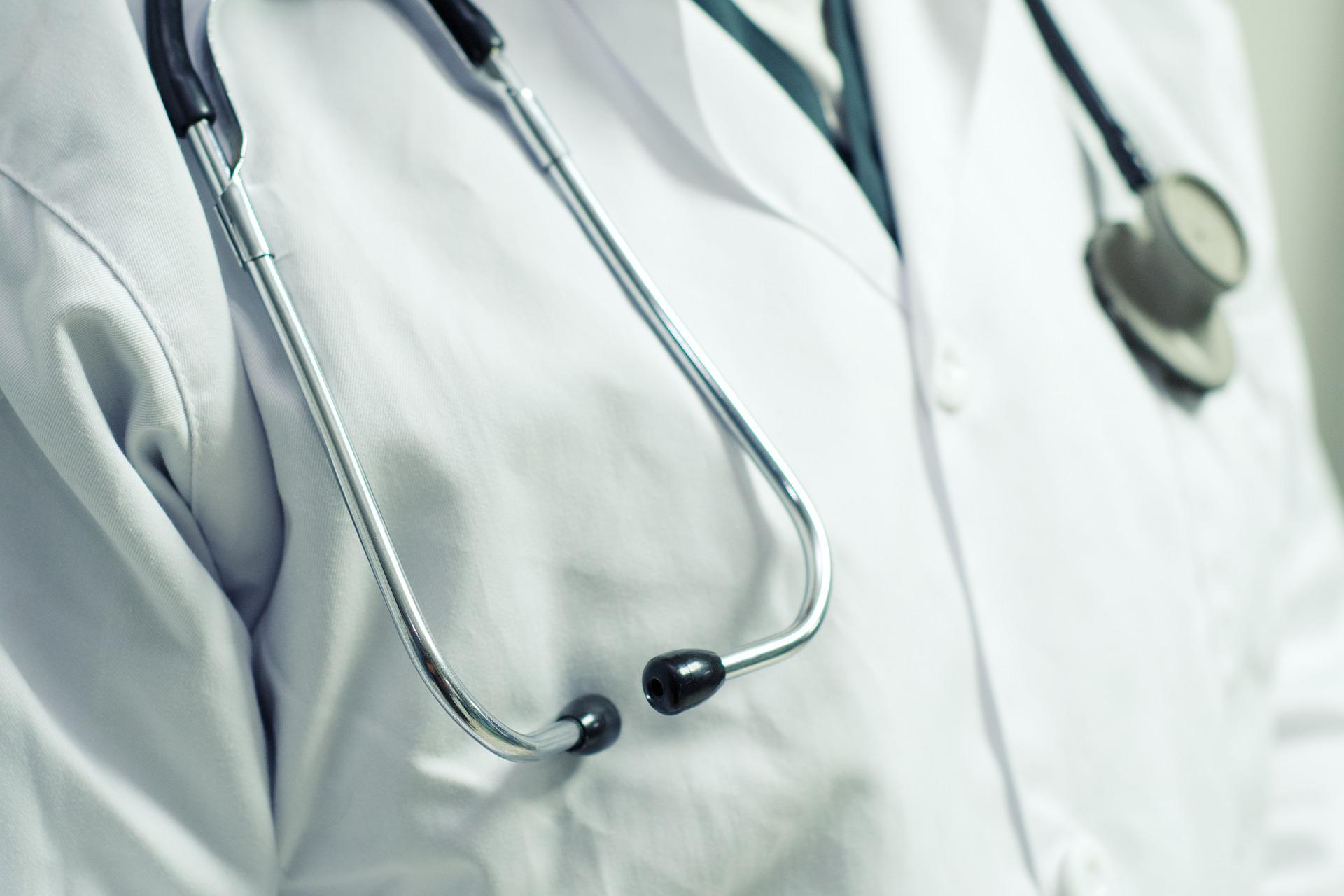 No momento, você está visualizando Médico Residente pode pedir prorrogação do pagamento do FIES após o início fase de amortização?